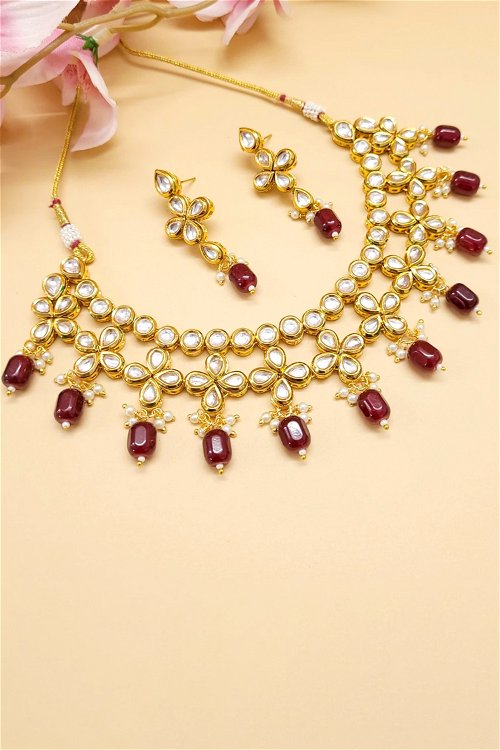 Golden Alloy Kundan Necklace Set