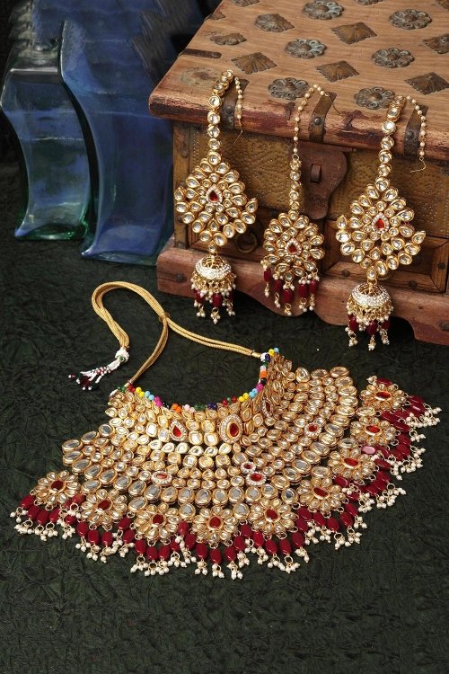 Golden Alloy Choakr Kundan Heavy Bridal Necklace Set with Maroon Stone