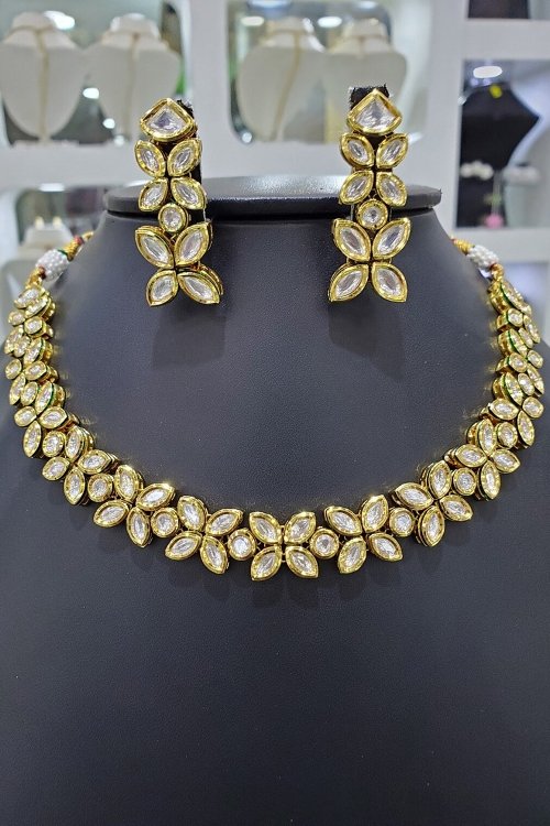Golden Kundan Necklace Set
