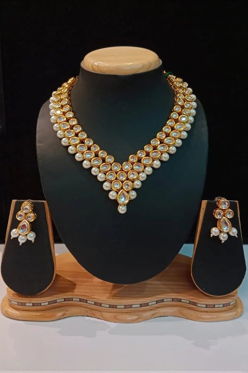 Golden Alloy Kundan Set with Pearls